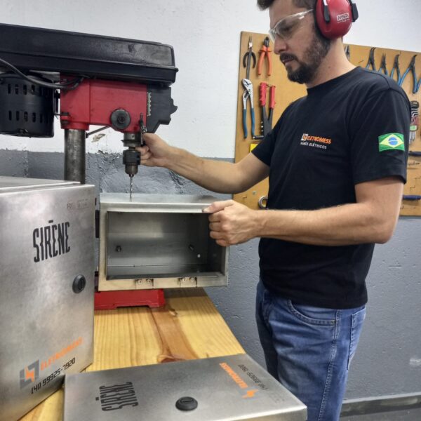 Quadro de, Durabilidade, Inoxidável, Design Elegante, Personalização, Lojas, em aço inox em Curitiba e região metropolitana